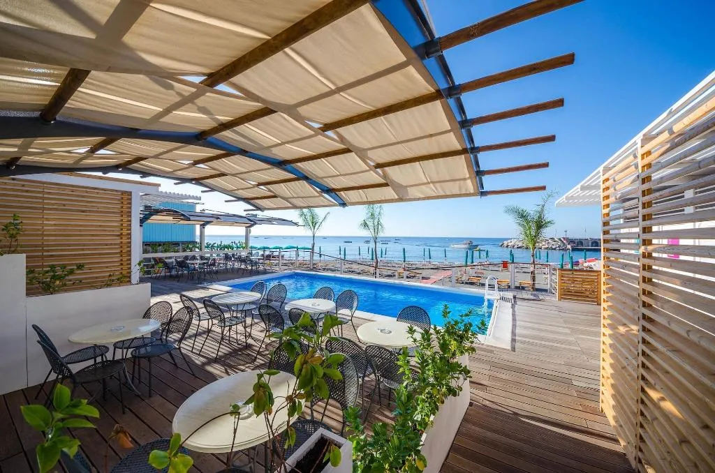 Terrace, Hotel San Francesco, Naples