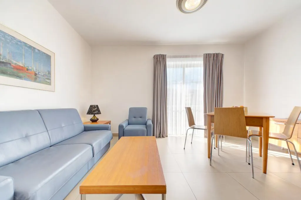 APARTMENT ONE BEDROOM Room, AX Sunny Coast, Malta