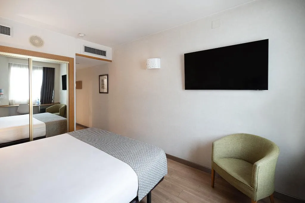 Double or Twin STANDARD Room, Catalonia Albeniz, Barcelona