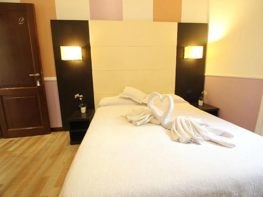 Room, Few Steps From Colosseum, Naples