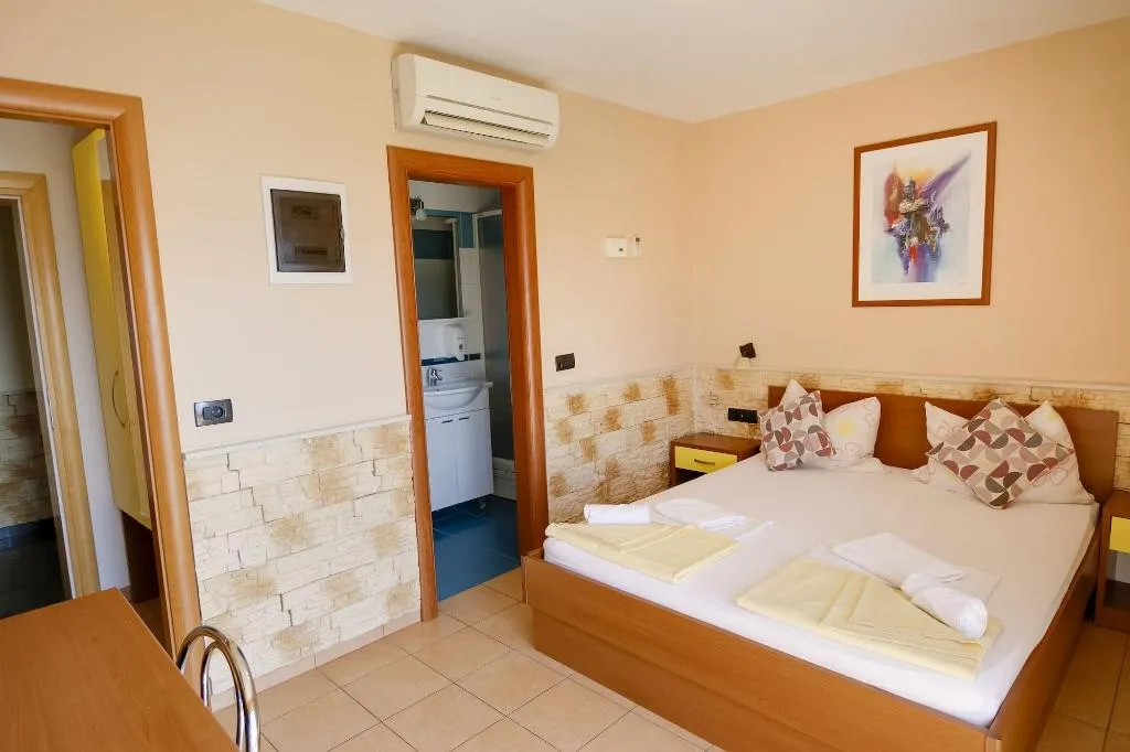 Room, Pansion Dalmacija, Split