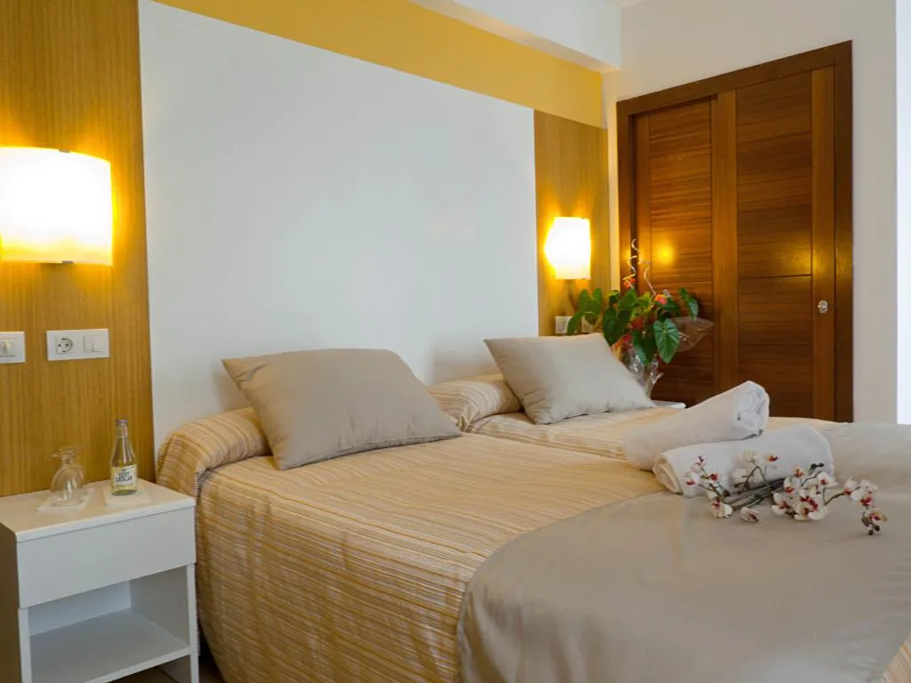 Double or Twin STANDARD Room, Sagitario Hostal Ciutadella, Menorca