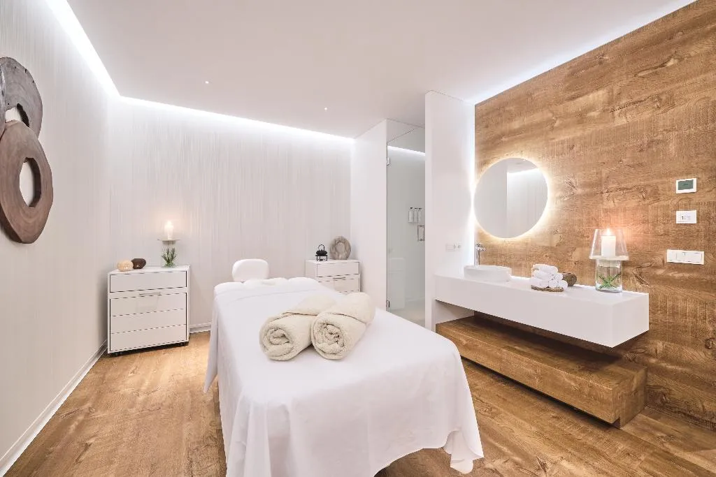 Sports and Entertainment, Hotel Marina Badalona, Barcelona