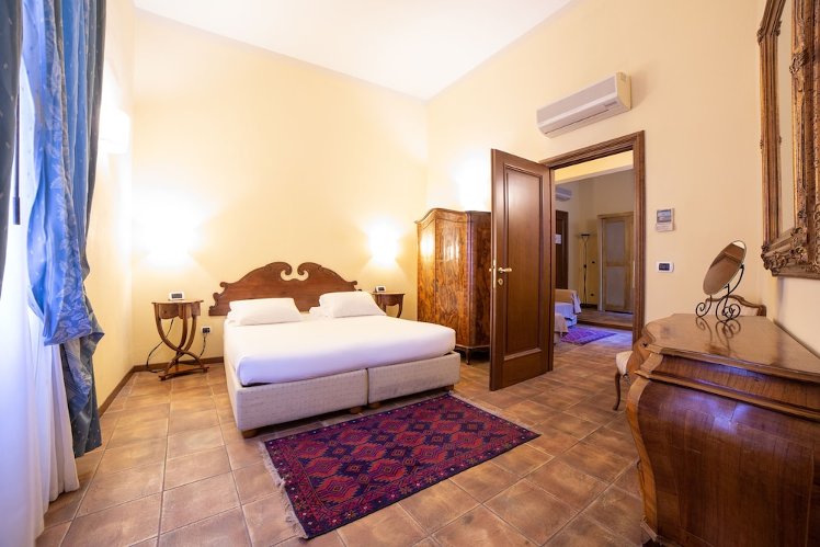 B&B Galileo 2000, Florence