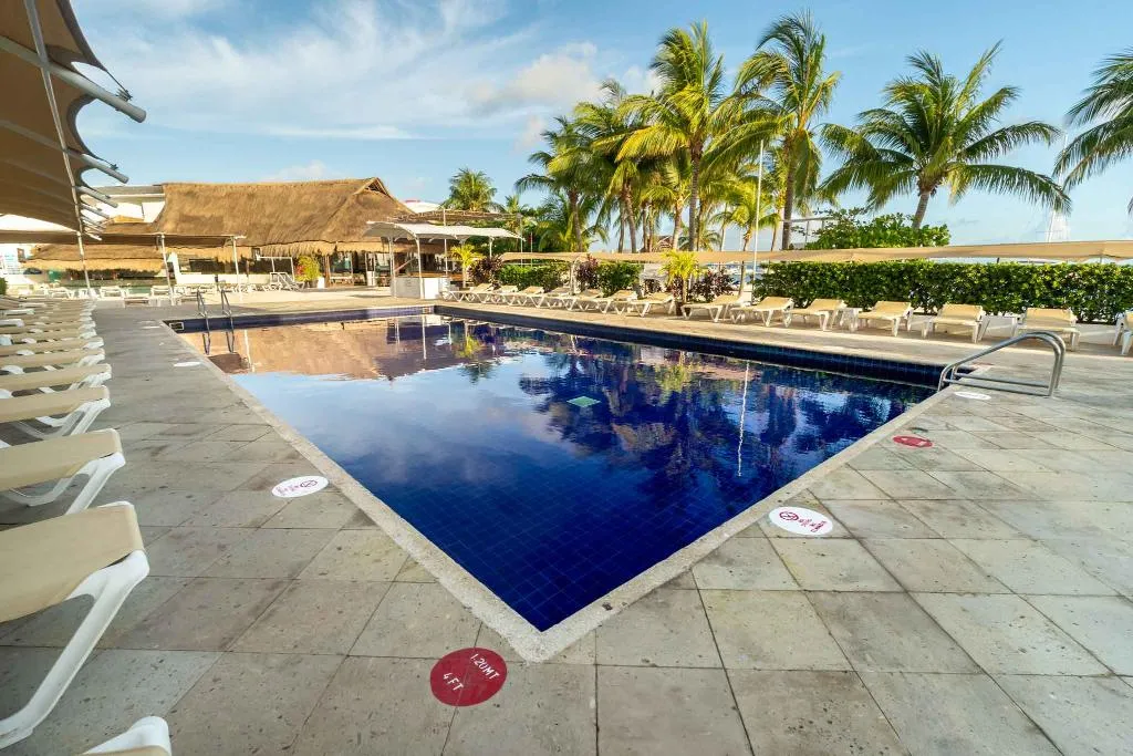 Pool, Aquamarina Beach, Cancun Area