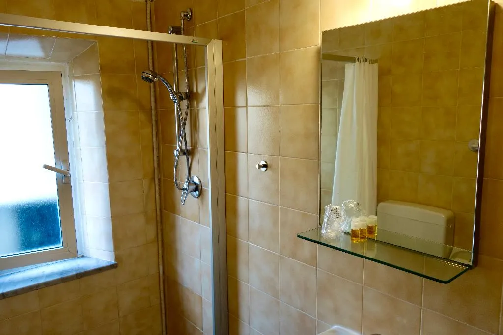 Room, Genesio, Florence