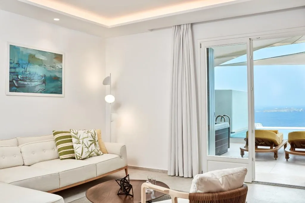 JUNIOR SUITE SEA VIEW WITH PRIVATE POOL Room, Myconian Korali Relais & Chateaux, Mykonos