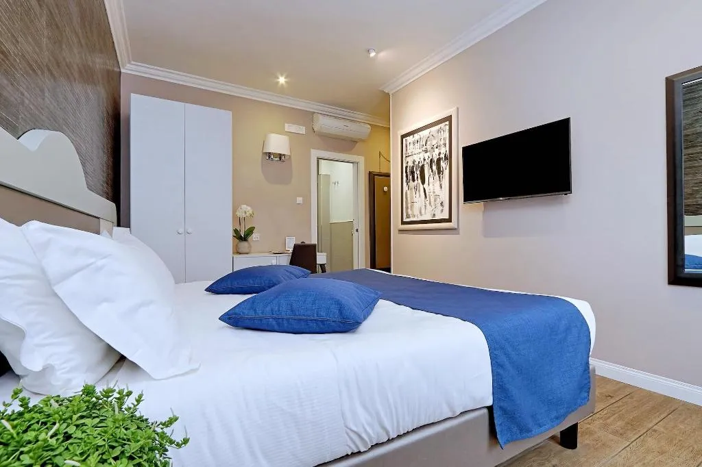 Room, Vico Rooms And Terrace, Rome