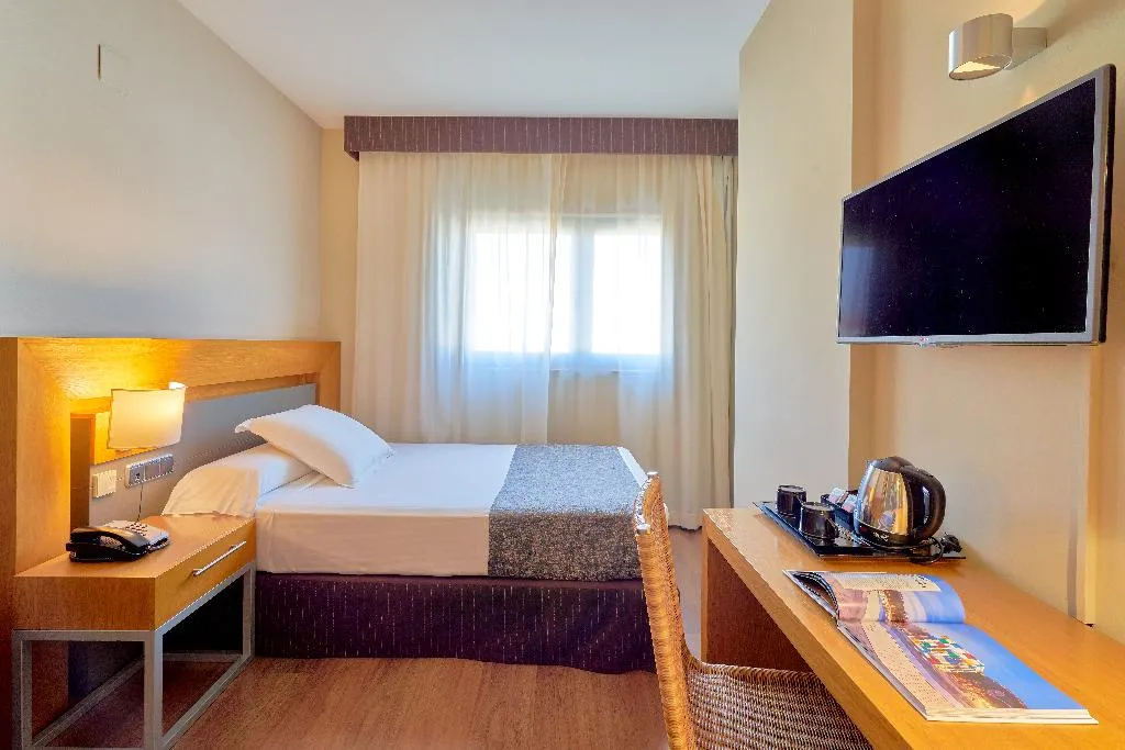 SINGLE STANDARD Room, Guadalmedina, Costa Del Sol