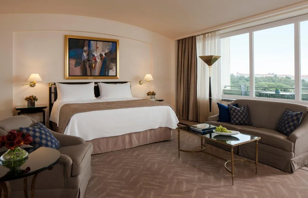 SUITE KING BED ONE BEDROOM  Room, Four Seasons Hotel Ritz Lisbon, Lisbon