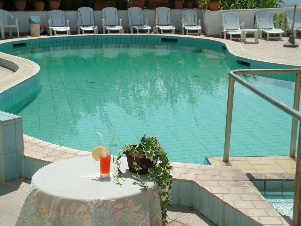 Pool, La Ginestra, Naples