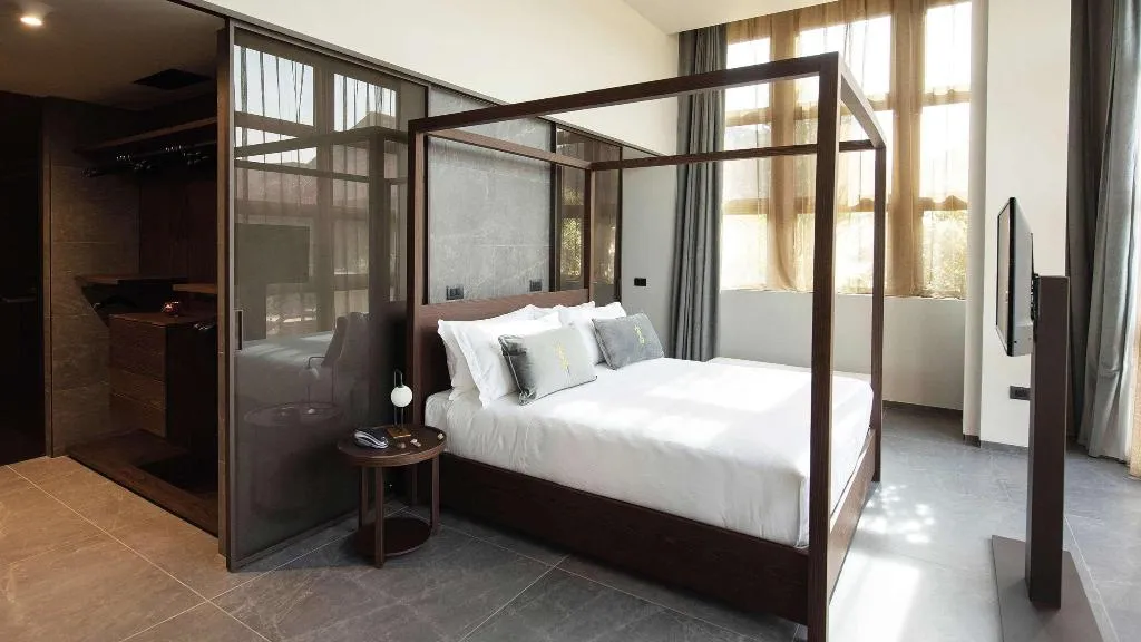 Room, Gold Tower Lifestyle Hotel, Naples