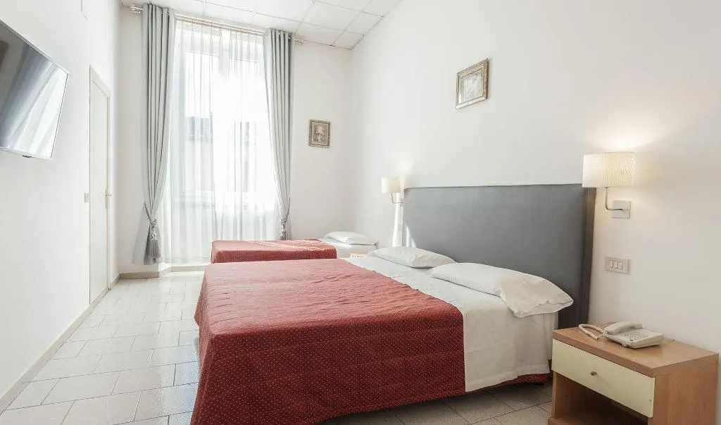 Room, Hotel St. James, Florence