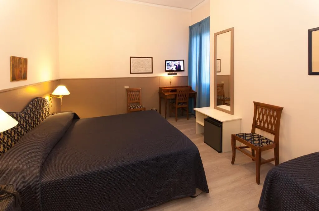 TRIPLE CLASSIC Room, San Luca Cortona Hotel, Perugia