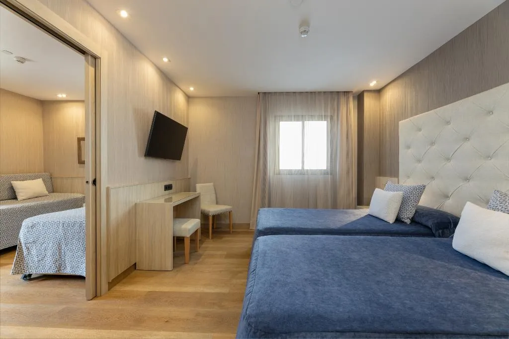 QUADRUPLE STANDARD Room, Rialto, Barcelona