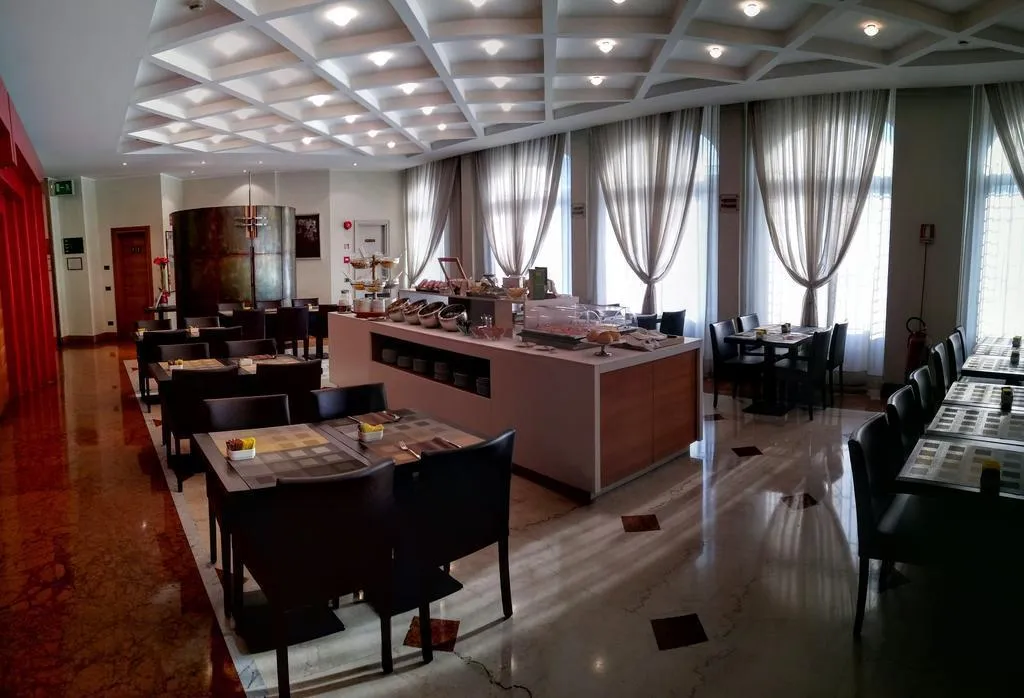 General view, Hotel Royal Falcone, Milan