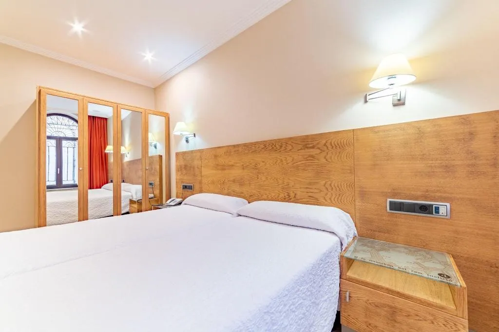 TWIN STANDARD Room, San Juan de los Reyes, Madrid
