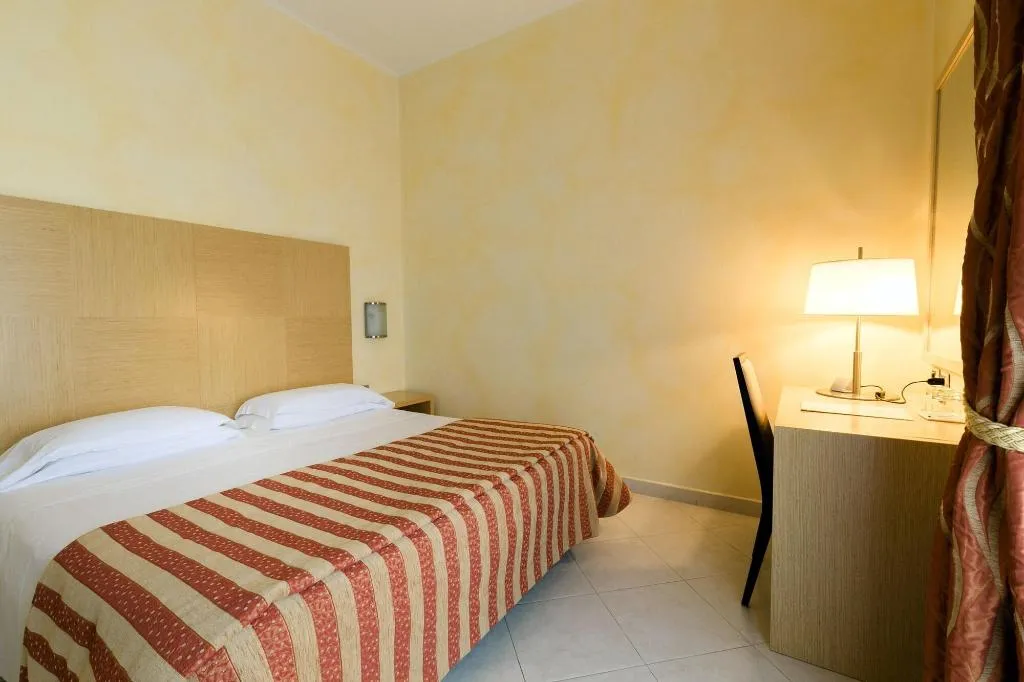 Room, Hotel Continental Wellness & Spa, Milan