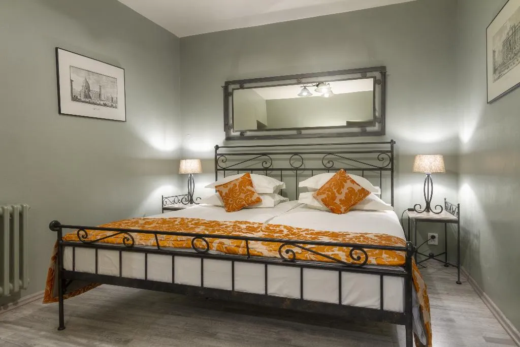 JUNIOR SUITE WITH DOUBLE BED Room, Black Star Suites, Prague