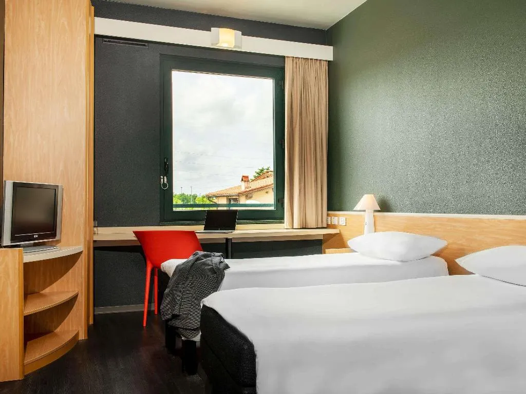 TWIN STANDARD Room, ibis Firenze Prato Est, Florence