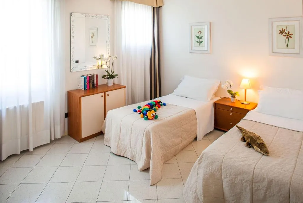 Room, Cosmo Residence, Milan