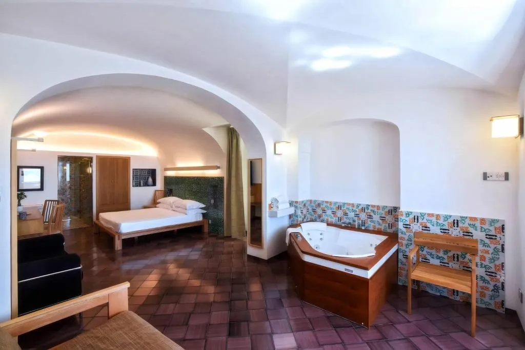 STUDIO KING SIZE BED Room, La Moresca, Naples