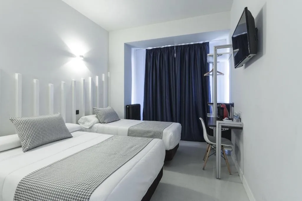 Room, Hostal El Carmen, Madrid