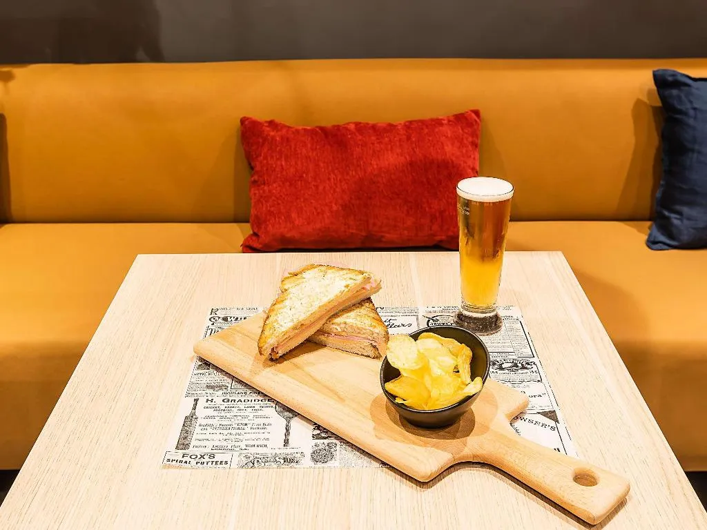 Bar, Ibis Braganca, Porto