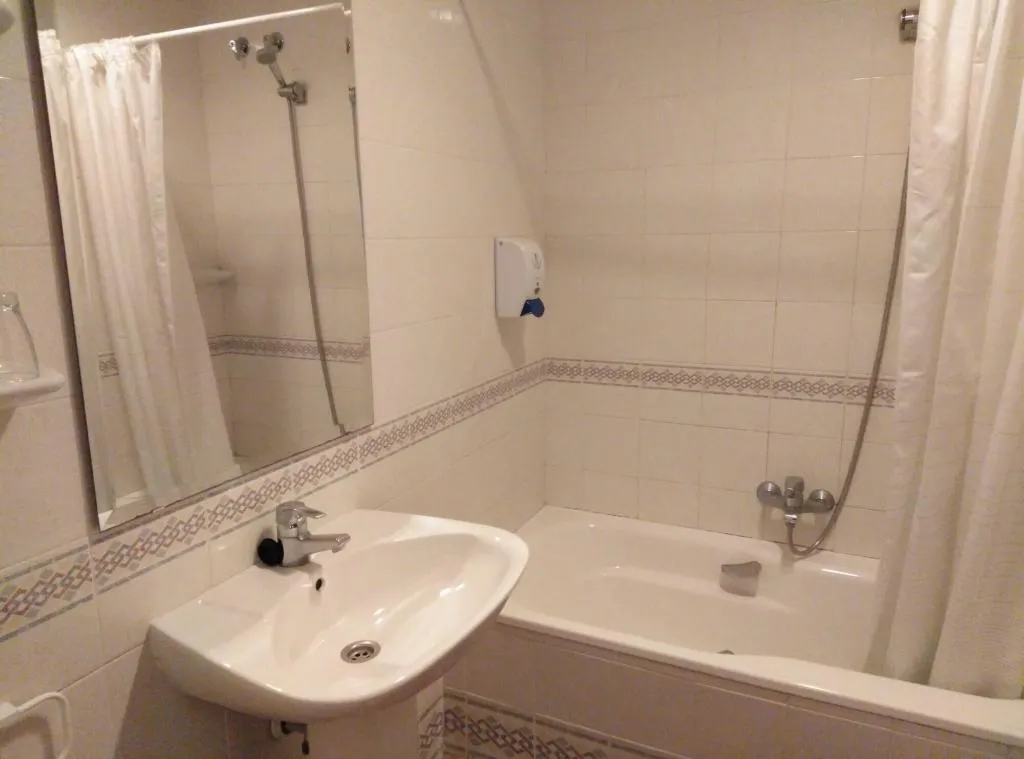 Room, Corisco, Costa Brava