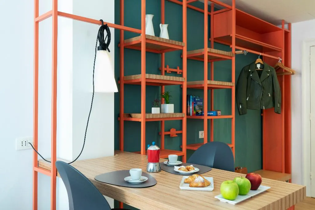 STUDIO STANDARD Room, Piazza Bellini, Naples