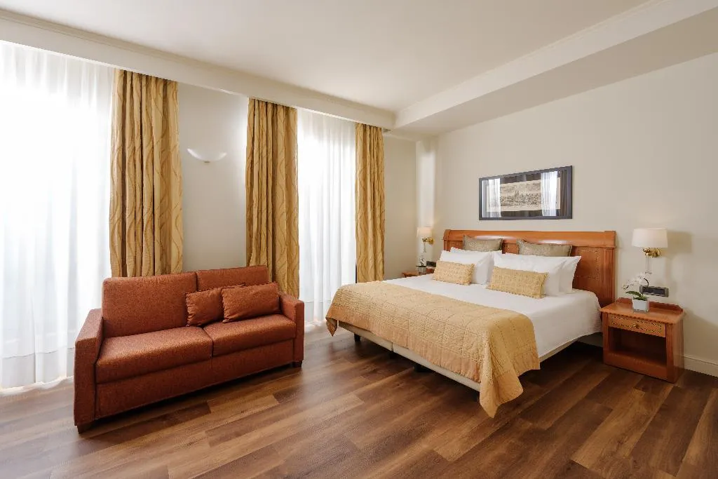 TRIPLE SUPERIOR Room, Dei Cavalieri Milano Duomo, Milan
