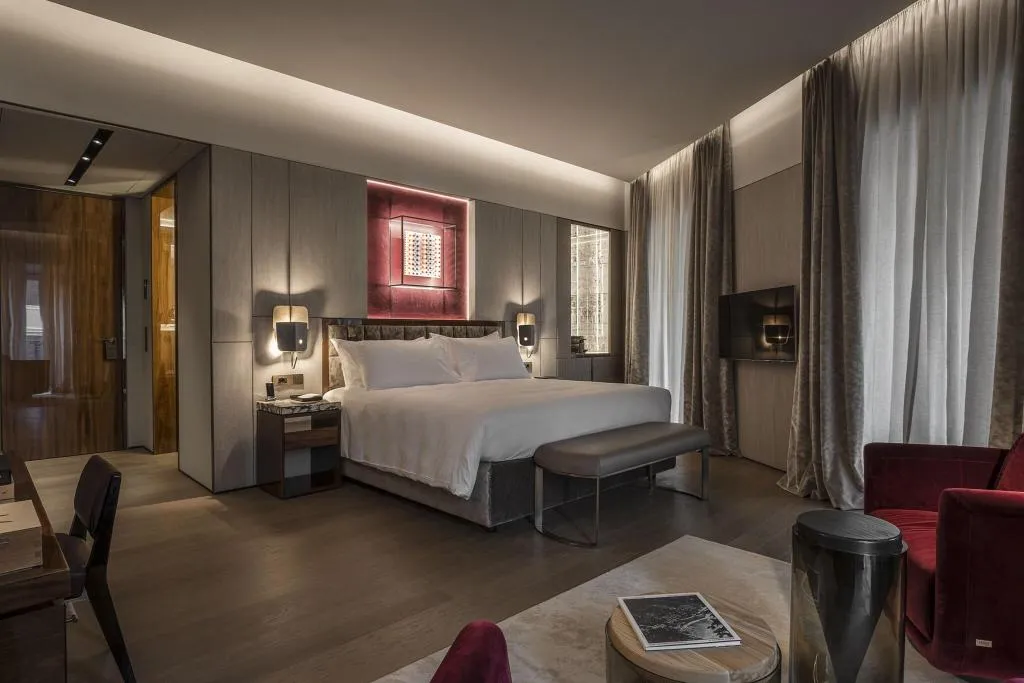 SUITE DELUXE KING BED Room, Fendi Private Suites, Rome