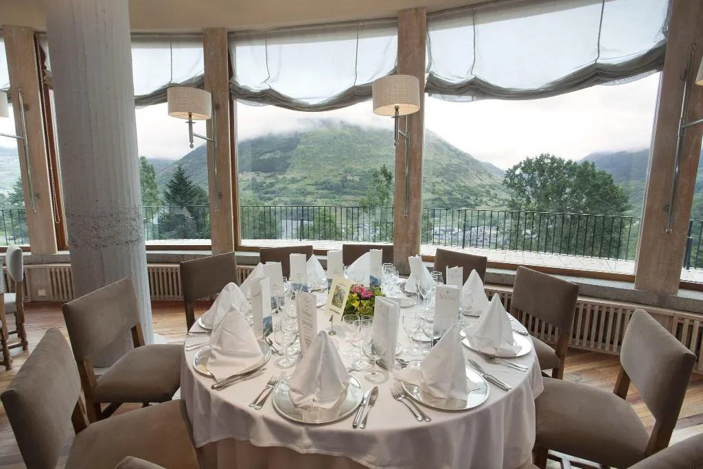 Restaurant, Parador de Vielha, Costa Brava