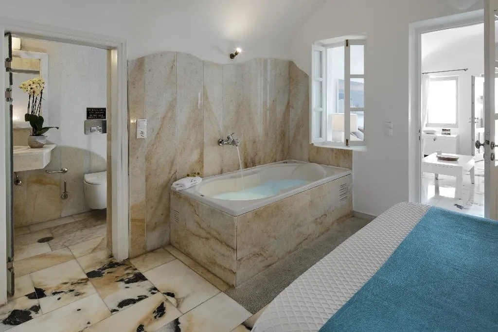 SUITE HONEYMOON Room, Iliovasilema Hotel & Suites, Santorini