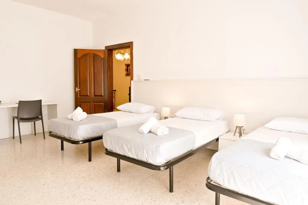 TRIPLE WITH TERRACE Room, 7Mediterrenea  Villa, Malta