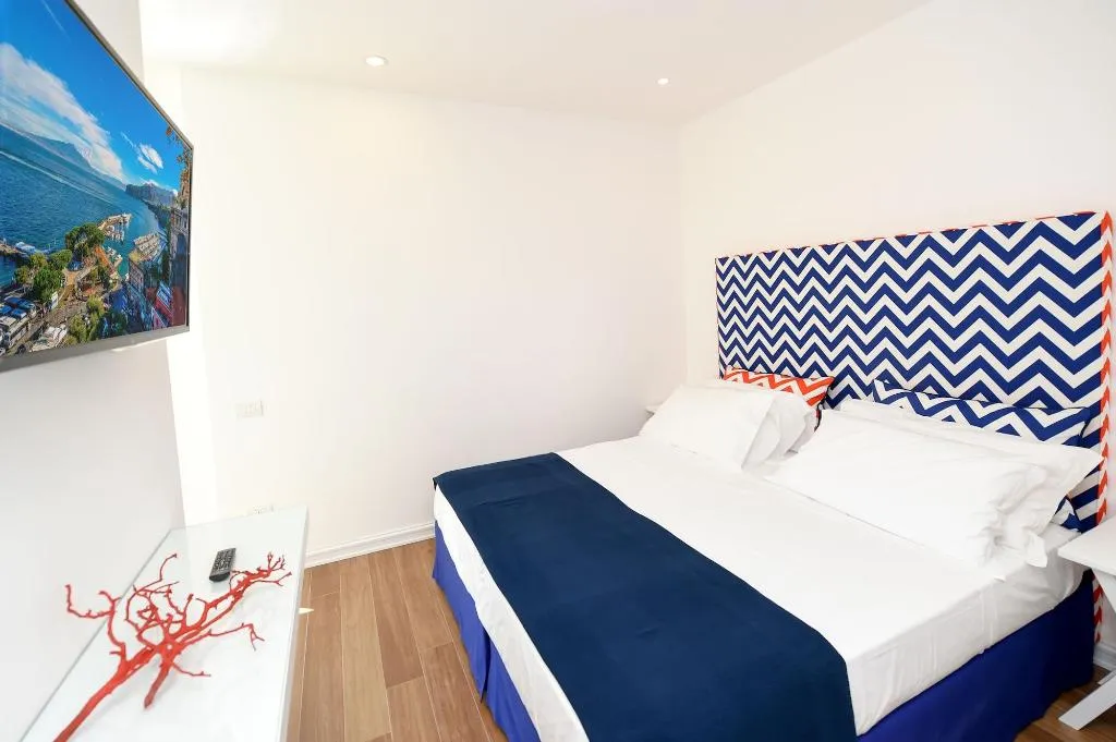Room, Casa Pantone, Naples