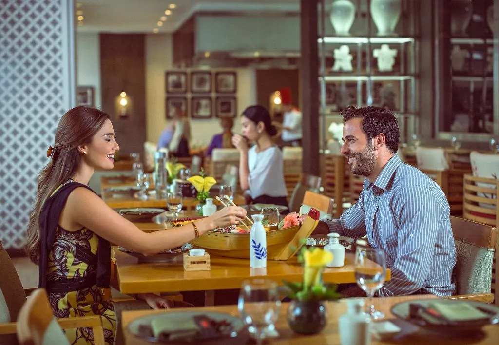 Restaurant, Amwaj Rotana-Jumeirah Beach, Dubai