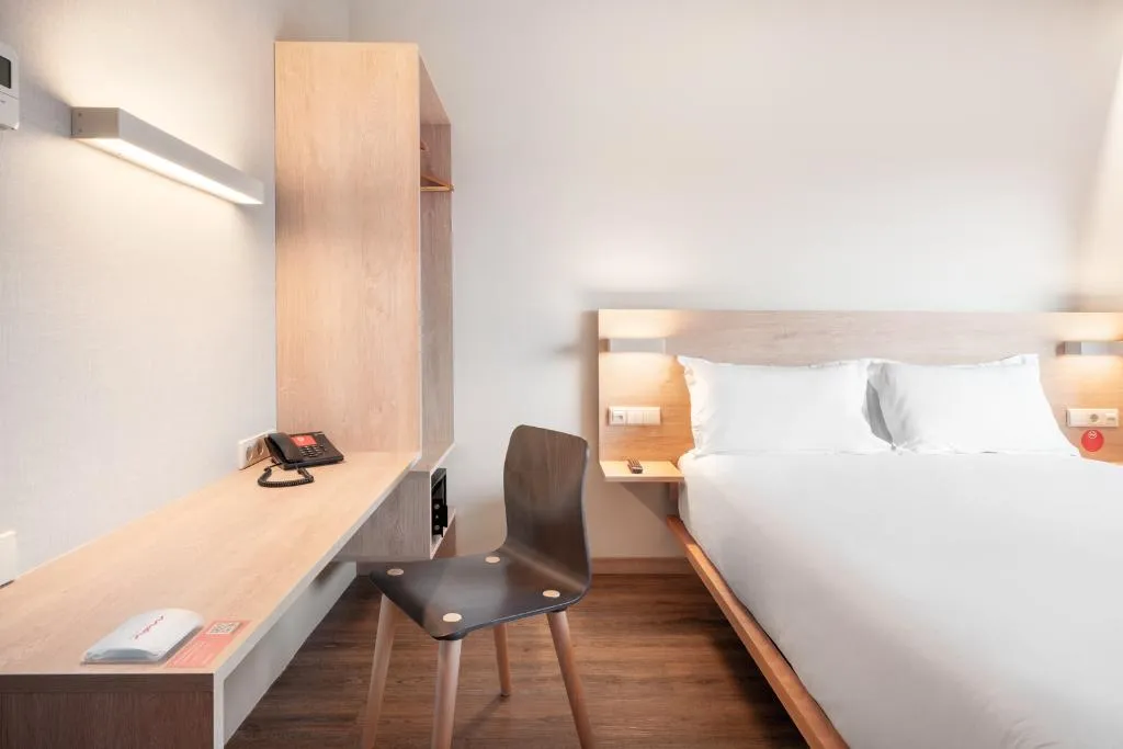 SINGLE STANDARD Room, Moov Hotel Oeiras, Lisbon