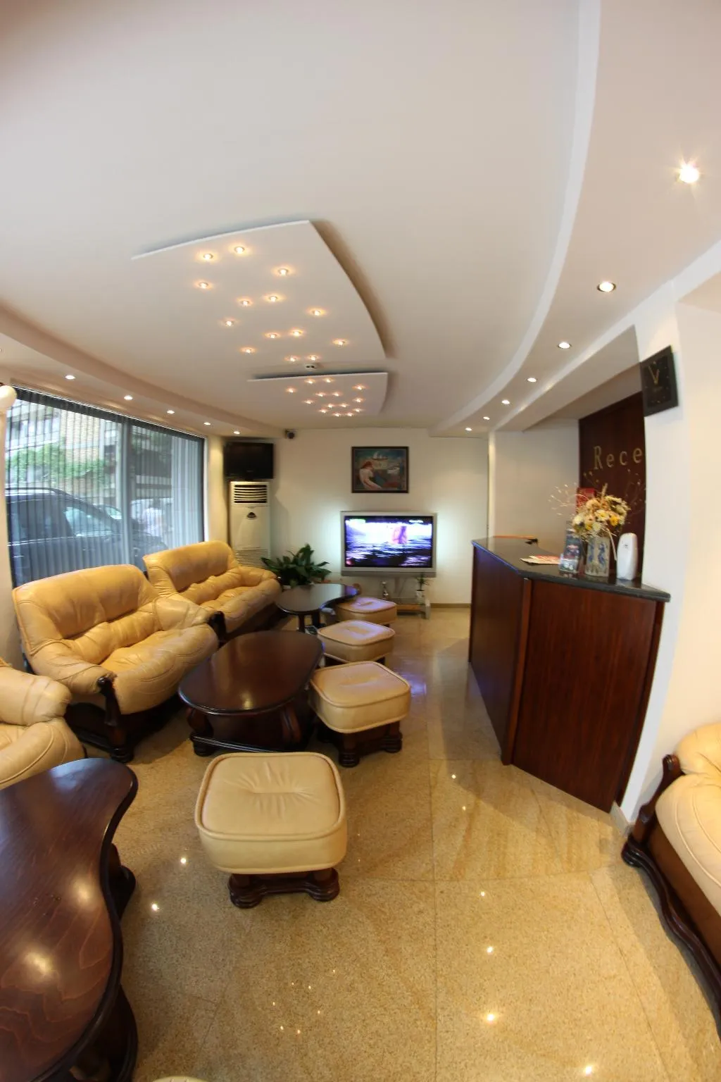 Lobby, Italia, Bourgas