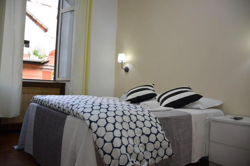 Room, Roma Hotel Srls, Naples