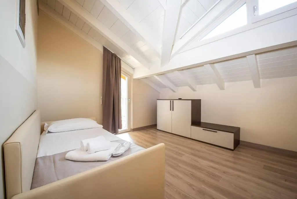 Room, Hotel Rosa, Milan