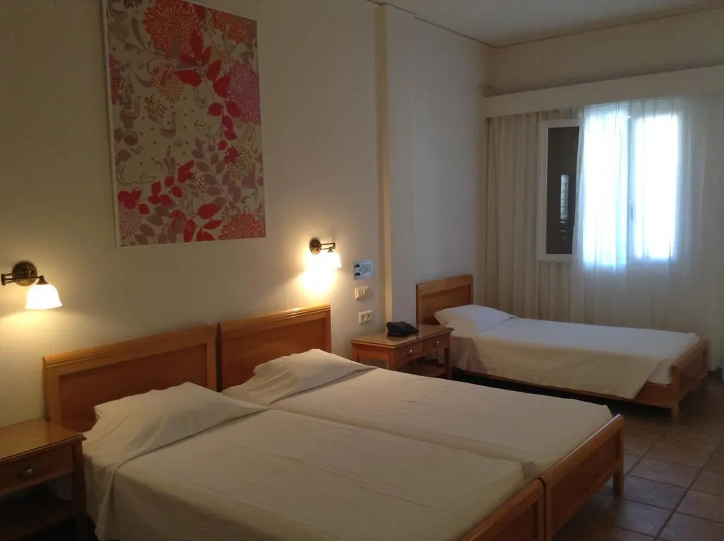 TRIPLE STANDARD Room, Rosebay, Santorini