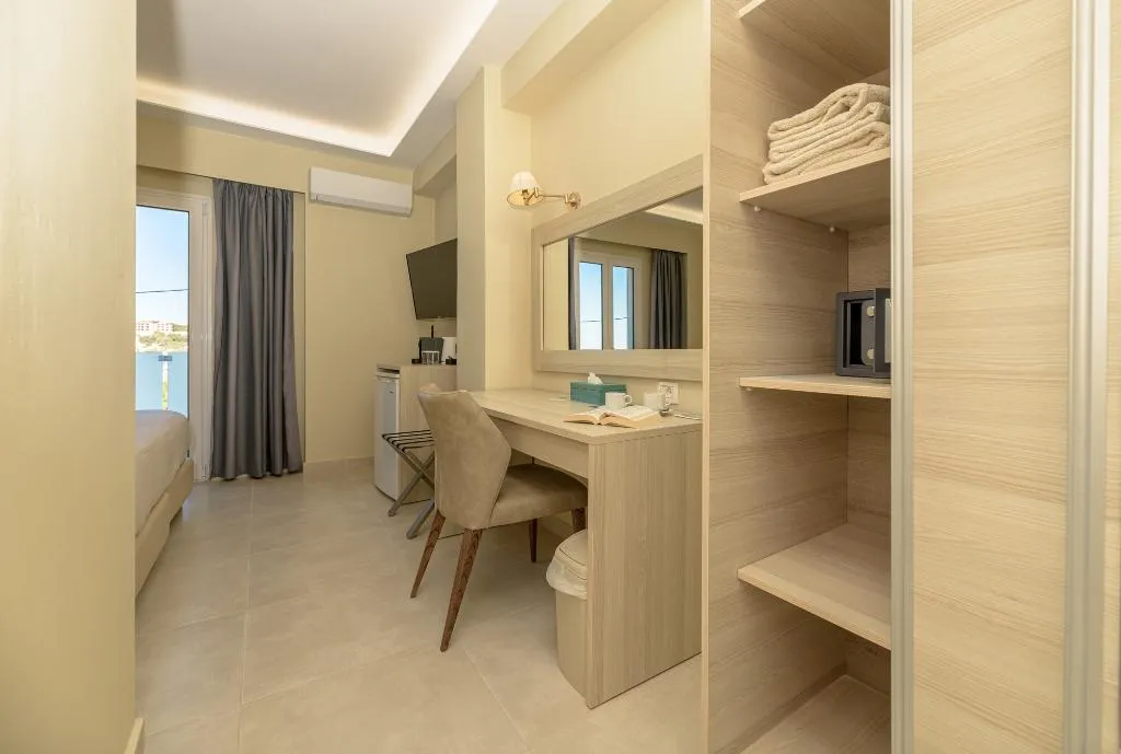 TWIN SIDE SEA VIEW WITH BALCONY Room, Iakinthos, Tsilivi Beach, Zante