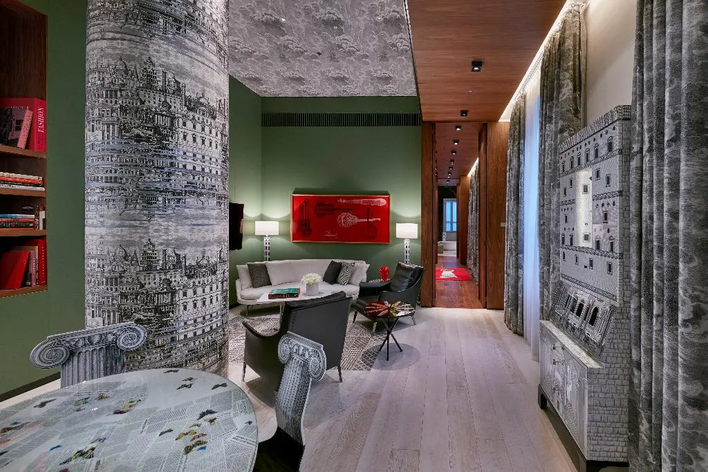 SUITE KING SIZE BED Room, Mandarin Oriental Milan, Milan