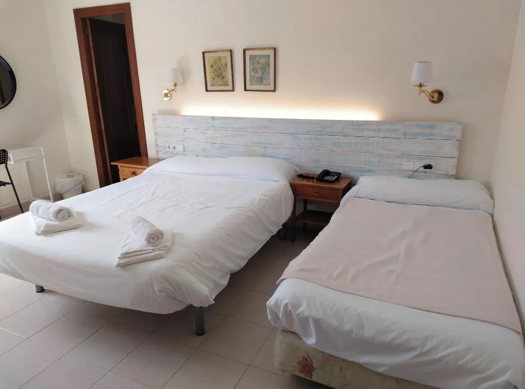 Room, Corisco, Costa Brava