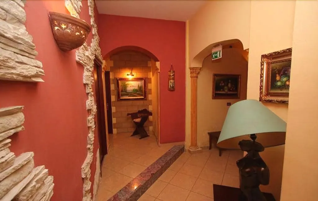 Lobby, Concordia, Palermo
