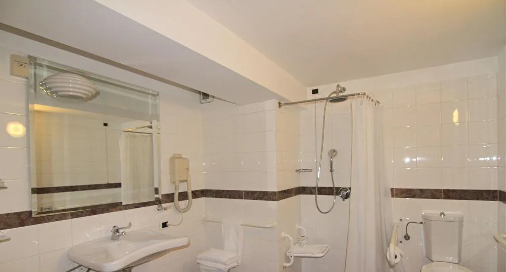 SINGLE STANDARD Room, Hotel Como, Milan