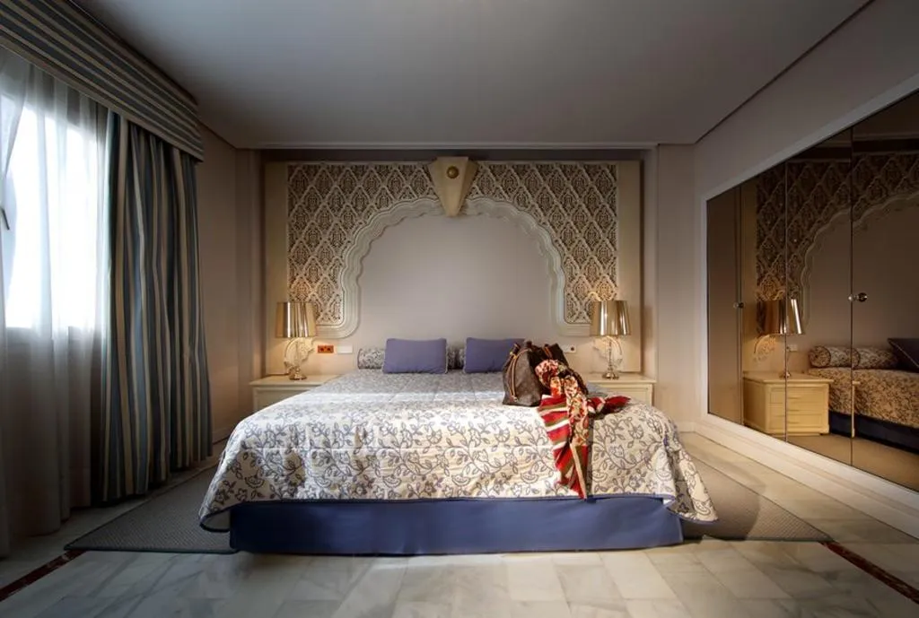 Room, Abades Benacazon, Seville