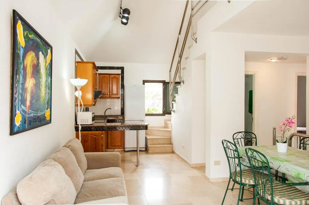 VILLA CAPACITY 6 THREE BEDROOM Room, Villas las Almenas, Gran Canaria
