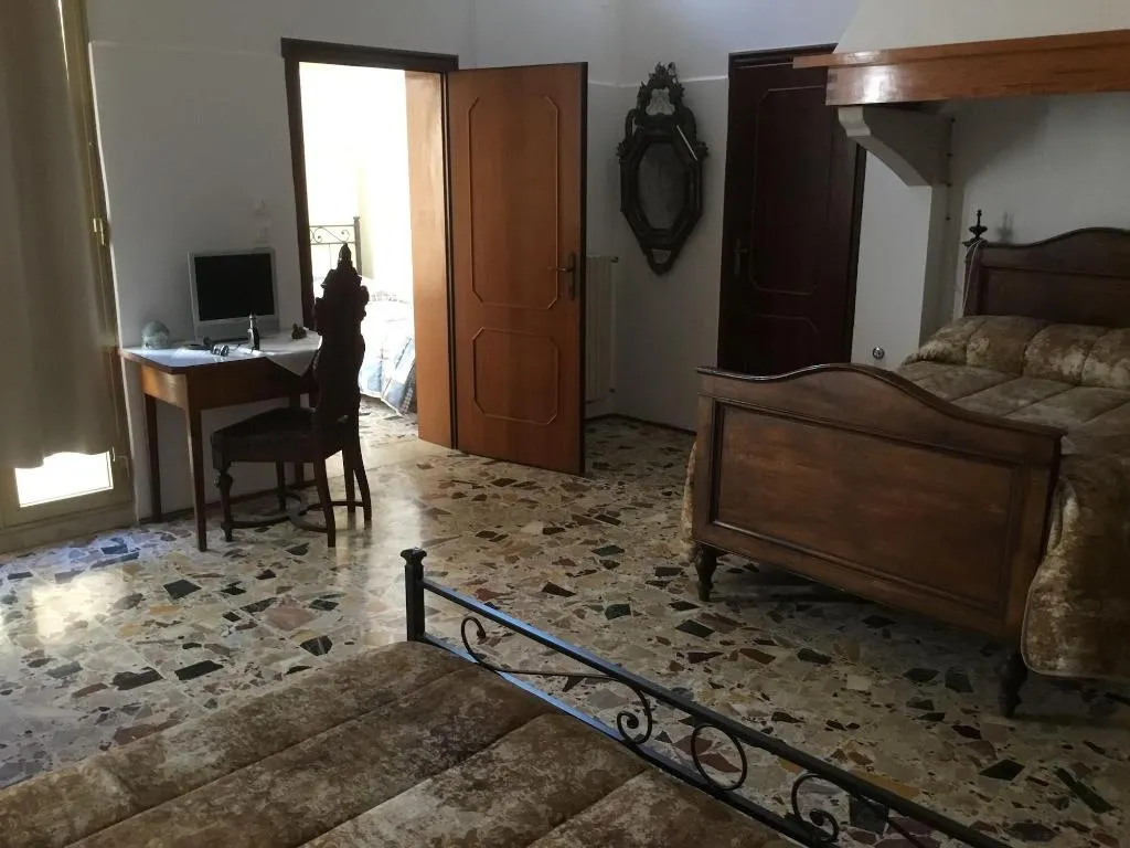 Room, Venice Sun Apartment And Rooms, Venice
